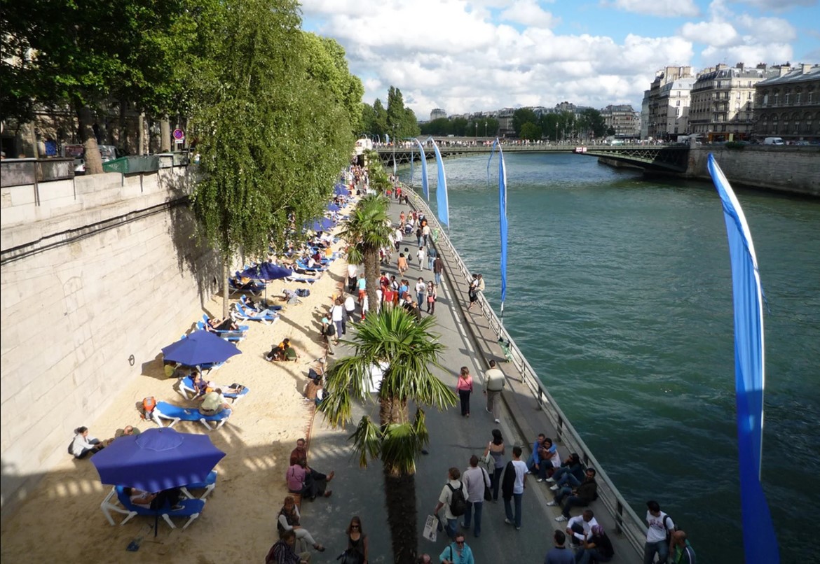 Qualidade da água do rio Sena, em Paris, obriga a cancelar prova